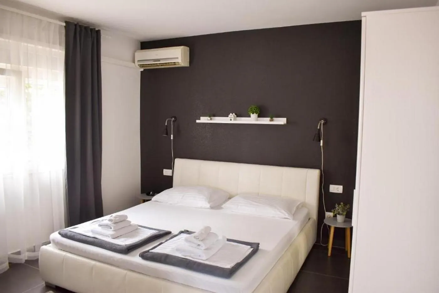 Apartments With A Parking Space Novi Vinodolski - 2348 Croatia