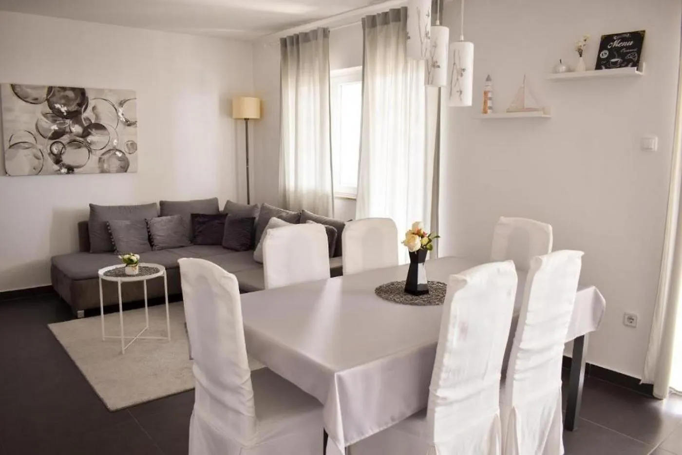 Apartments With A Parking Space Novi Vinodolski - 2348