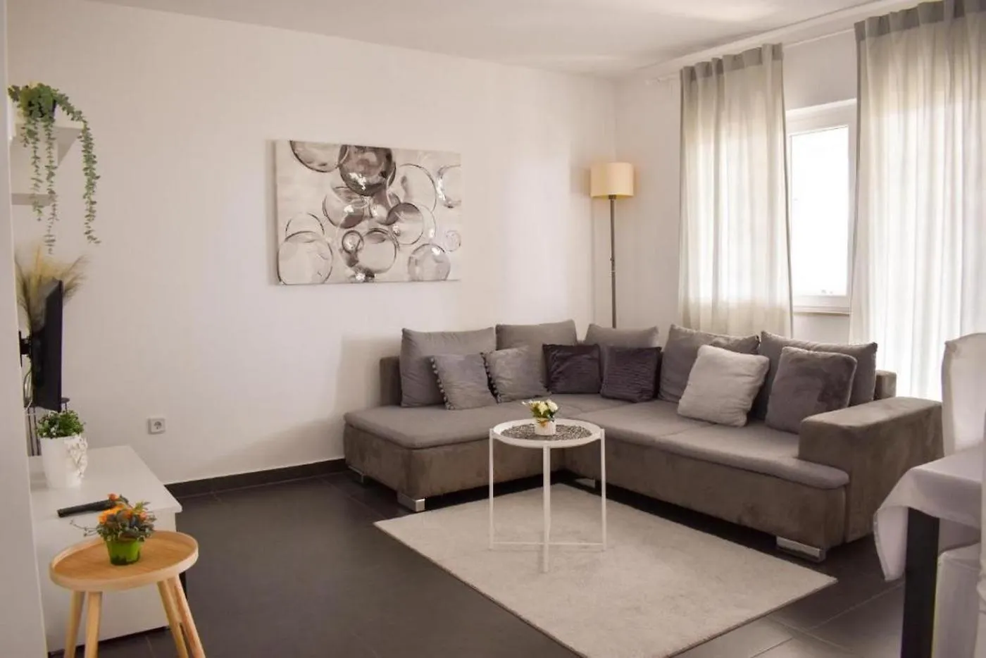 Apartments With A Parking Space Novi Vinodolski - 2348