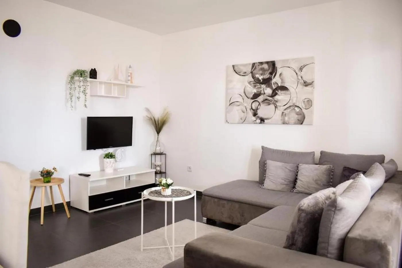 Apartments With A Parking Space Novi Vinodolski - 2348 0*,
